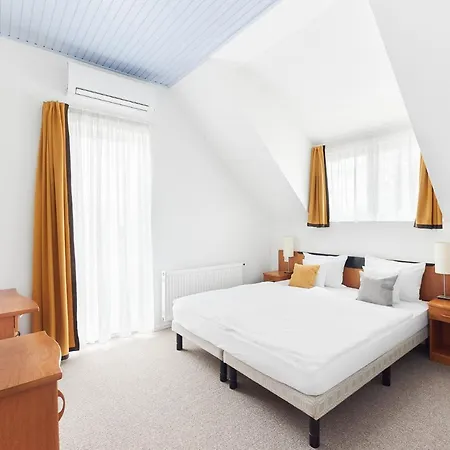 Lorelei Adults Only Gyenesdiás